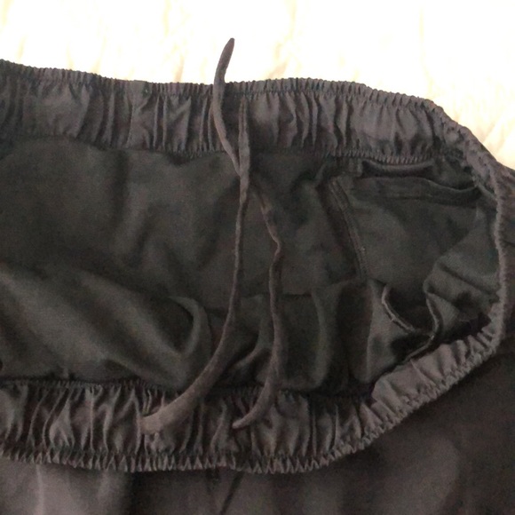 Lululemon men’s short size XL - Picture 6 of 8
